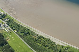 Oblique aerial view of the structure on the beach near Ardersier, looking SW.