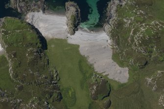 Oblique aerial view of Port na Curaich, Iona, looking SSW.