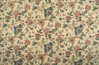 1st floor, south bedroom dressing room, detail of wallpaper