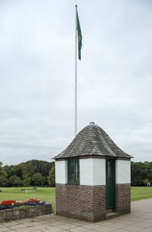 General view of starter's hut with 1st tee behind.