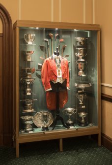 1st floor. Landing. Display cabinet.