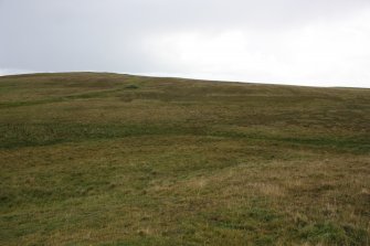 General view from Keefa Hill towards Warbsiter Hill, looking SE, with the dyke and possible building visible at the left.