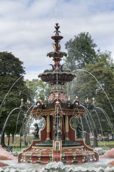 General view of fountain center piece.