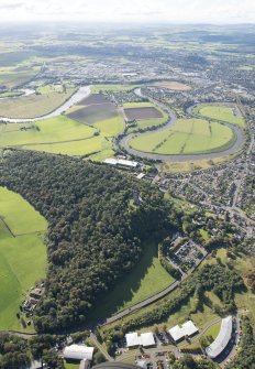 General oblique aerial view of the Wallace Monument, looking SSW.