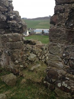 Knockdavie Castle. Detail of window opening in eastern part of southern wall.