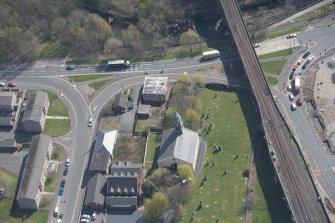 Oblique aerial view of Kilmarnock Old High Kirk and Kirkyard, looking ESE.