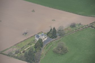Oblique aerial view of Stair Parish Church and Stair House, looking NNW.