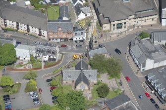 Oblique aerial view of Kirkintilloch Old Church and Town Steeple, looking NNW.
