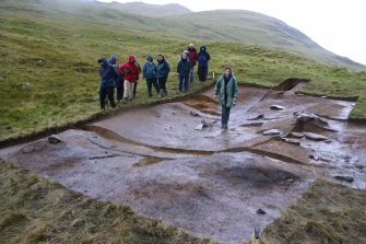 Excavations of round-ended turf building at Kiltyrie by GUARD