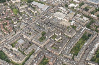 Oblique aerial view of 165 Leith Walk and 17-19 Smith's Place, looking NNW.