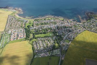Oblique aerial view of Crail, looking SE.