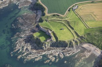 Oblique aerial view of Tantallon Castle, looking S.