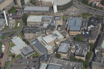 Oblique aerial view of Glasgow University's Institute of Chemistry and Zoology Building, looking N.