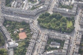 Oblique aerial view of London Street, East London Street, Drummond Place and Broughton Street, looking SE.