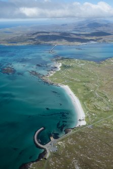 General oblique aerial view of Rhuban and Coilleag Jetty, looking NNW.