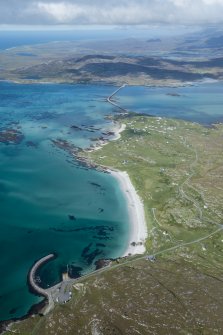 General oblique aerial view of Rhuban and Coilleag Jetty, looking NW.