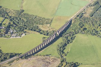 Oblique aerial view of Nairn Viaduct, looking NW.