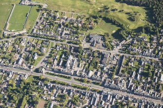 Oblique aerial view of Grantown on Spey High Street, looking ESE.