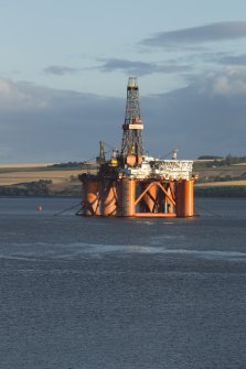 VIew of oil platform from East pier to north west
