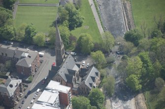Oblique aerial view of Camphill Queen's Park Church and Hall, looking ESE.