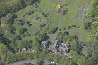Oblique aerial view of Pollokshields Burgh Hall and Hamilton Fountain, looking WNW.