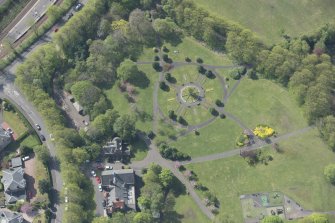 Oblique aerial view of Pollokshields Burgh Hall and Hamilton Fountain, looking SW.
