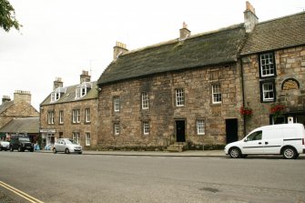 View of early 17th century 2 storey thatched building; Moncrief House, High Street, Falkland.