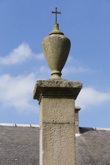 Detail of urn from south.