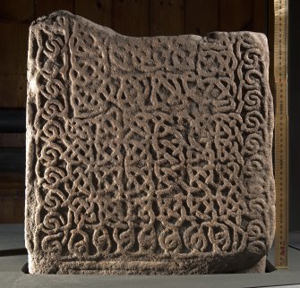 Forteviot 1 Pictish cross fragment face a (including scale)