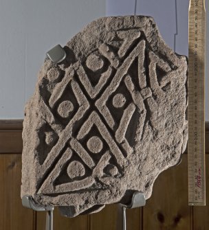 Forteviot 3 Pictish cross fragment face a (including scale)