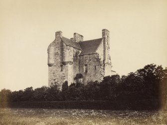 Balcomie Castle