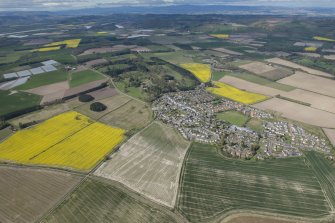 General oblique aerial view of the Carse of Gowrie, centred on Errol.