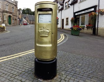 General view of the front of the post box.