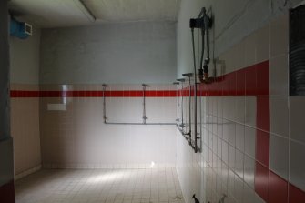 The shower room on the swimming pool, direction facing SW