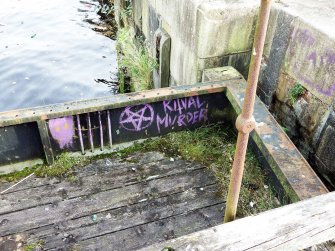 Graffiti at the SE end of graving dock number 3.