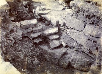 Photograph of Keiss Road Broch, building in outer circle.