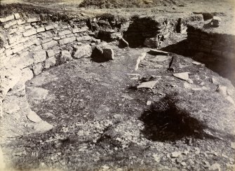 Photograph of Skirza Broch. Entrance viewed from inside. 