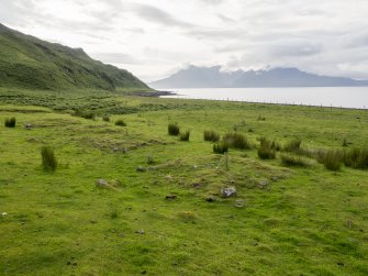 Laig, Eigg. View of the SW group of square cairns (nos. 192-195), looking W. 