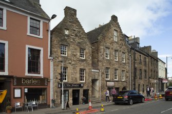 Linlithgow. General view of 46,48,50 High Street from south.