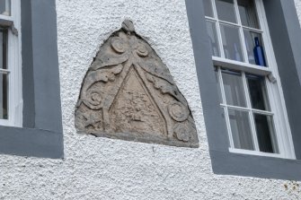 Craill, 16 High Street, lower pediment inscribed 'the lord is my helper'