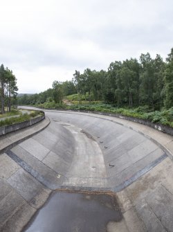 Dunalastair aqueduct empty during maintenance work 