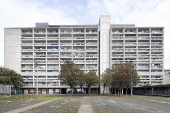 View from south-west showing Nos 22-26 Linksview House, Tolbooth Wynd Estate, Leith, Edinburgh.