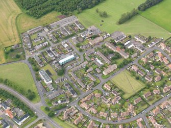 General oblique aerial view of Forthview & Grahams Crescent, and Drumpark Areas of Townscape Character of Bo'ness, taken from NE.