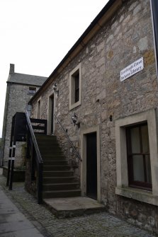 View from north-east showing Bo'ness Library (former West Pier Tavern), Scotland's Close, Bo'ness.