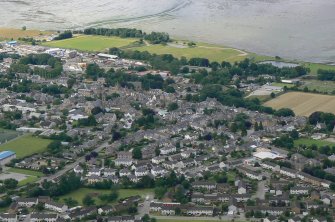 Oblique aerial view of town centre Tain burgh, Easter Ross, looking NW.