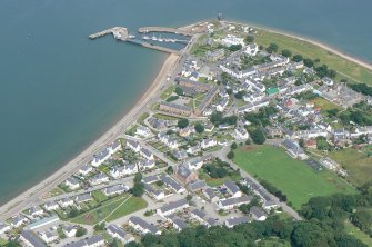 A general oblique aerial view of Cromarty, looking N.