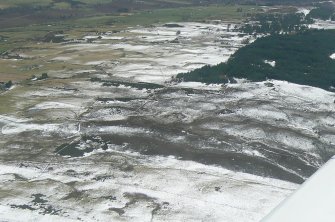General oblique aerial view of the Heights of Fodderty and the Strath Sgitheach of the River Peffery, near Dingwall, Ross-shire, looking SW.