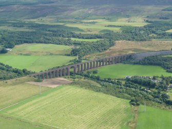 Oblique aerial view of Nairn Viaduct, E of Inverness, looking SE.