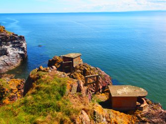 The searchlight battery from the cliff path to the NW 