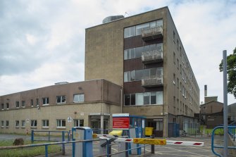 Department of clinical neurosciences (DCN). General view from south east. 